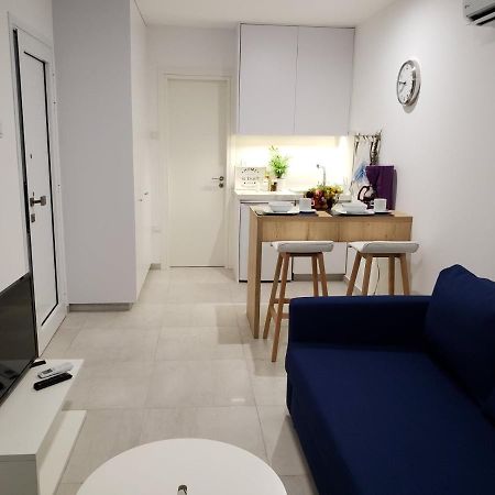 Modern & Cozy Studio W/ Backyard Near City Center Лімасол Екстер'єр фото