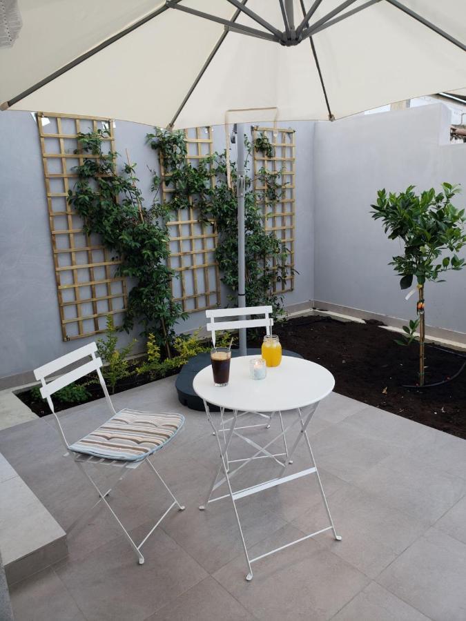 Modern & Cozy Studio W/ Backyard Near City Center Лімасол Екстер'єр фото
