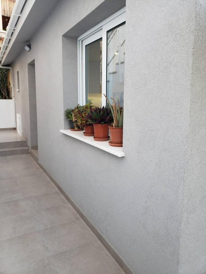 Modern & Cozy Studio W/ Backyard Near City Center Лімасол Екстер'єр фото